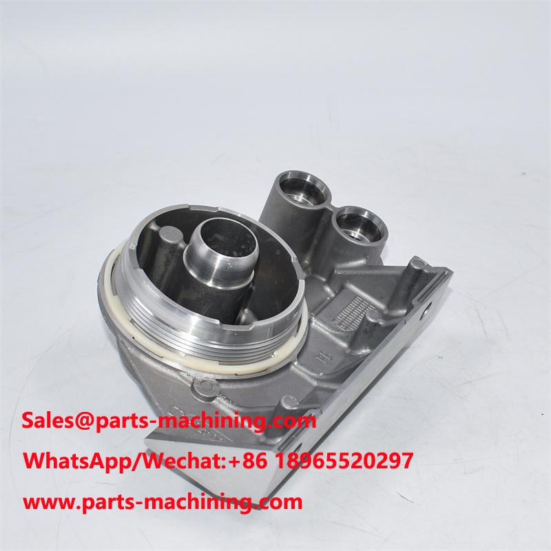 Testa filtro olio John Deere RE504563