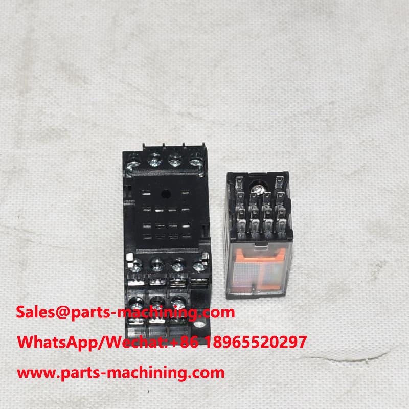 Relè miniaturizzato RXM4AB2P7 230V AC 6A Presa RXZE1M4C 7A